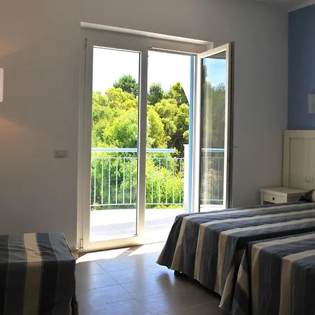 Toccacielo Village 4*