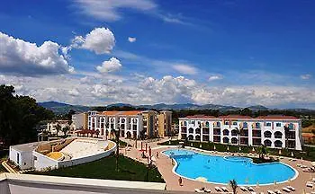 Toccacielo Village Szálloda