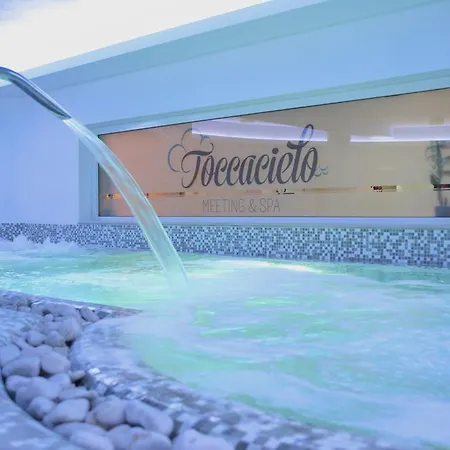 Szálloda Toccacielo Village 4*