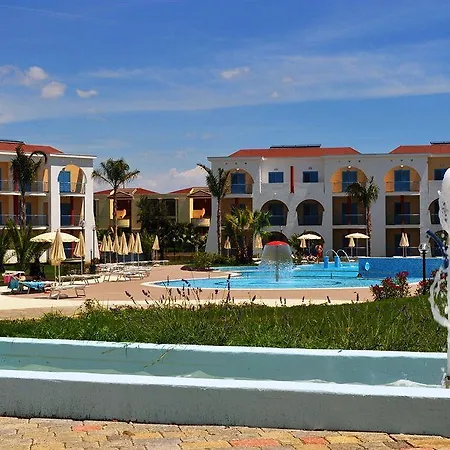 Toccacielo Village 4*
