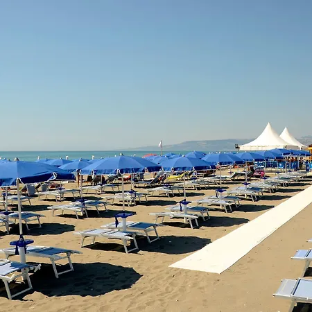 Toccacielo Village فندق 4*