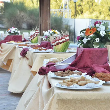 Toccacielo Village Otel