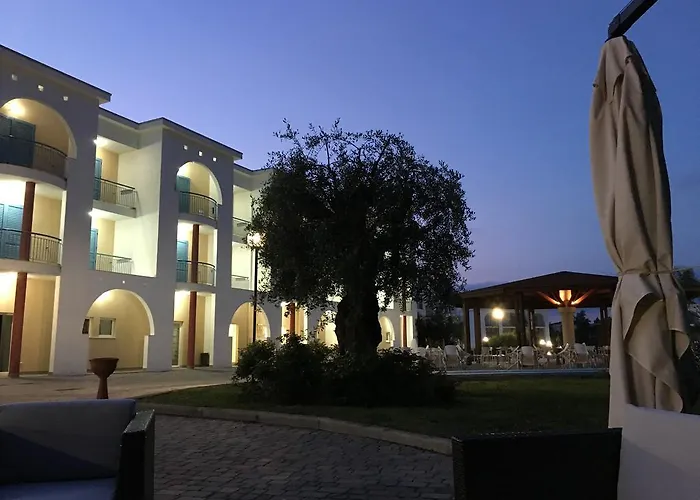 Toccacielo Village Hotel